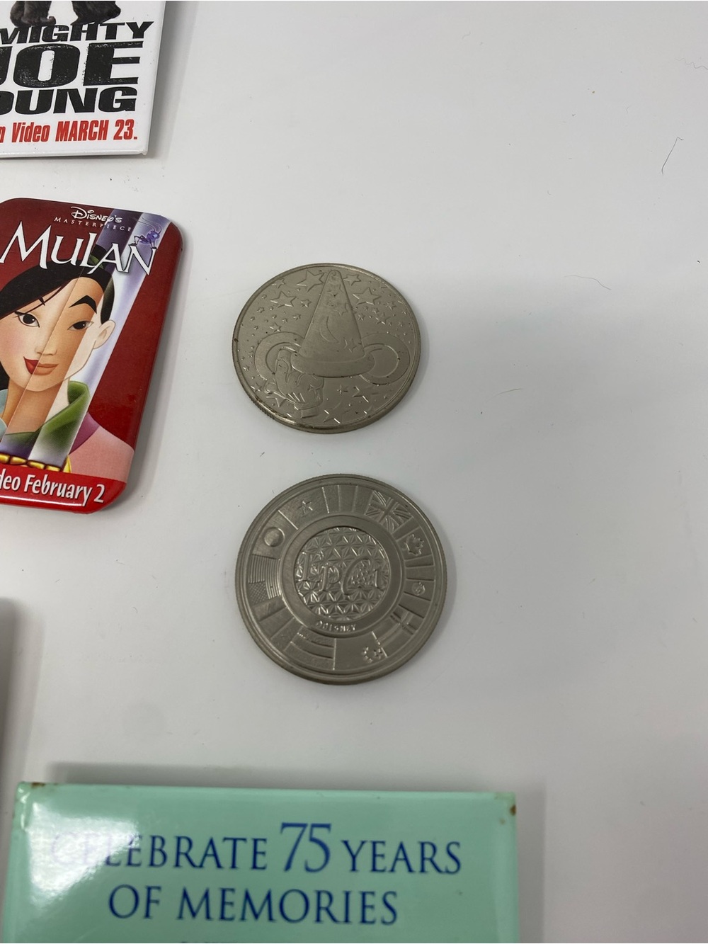 Assorted 90’s Disney Pin Collection - Picture 6 of 10